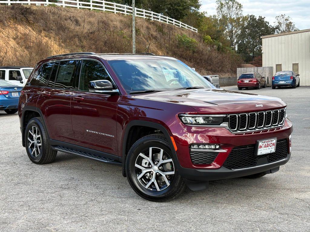 new 2025 Jeep Grand Cherokee car, priced at $42,400