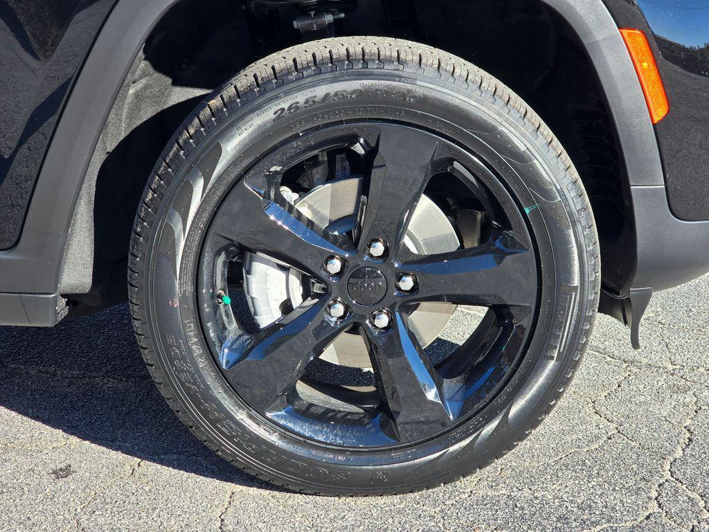 new 2025 Jeep Grand Cherokee car, priced at $44,989