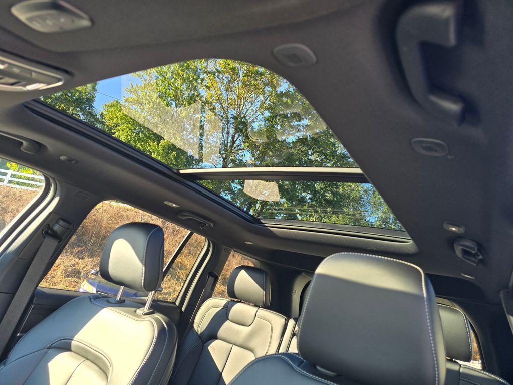 new 2025 Jeep Grand Cherokee car, priced at $44,989