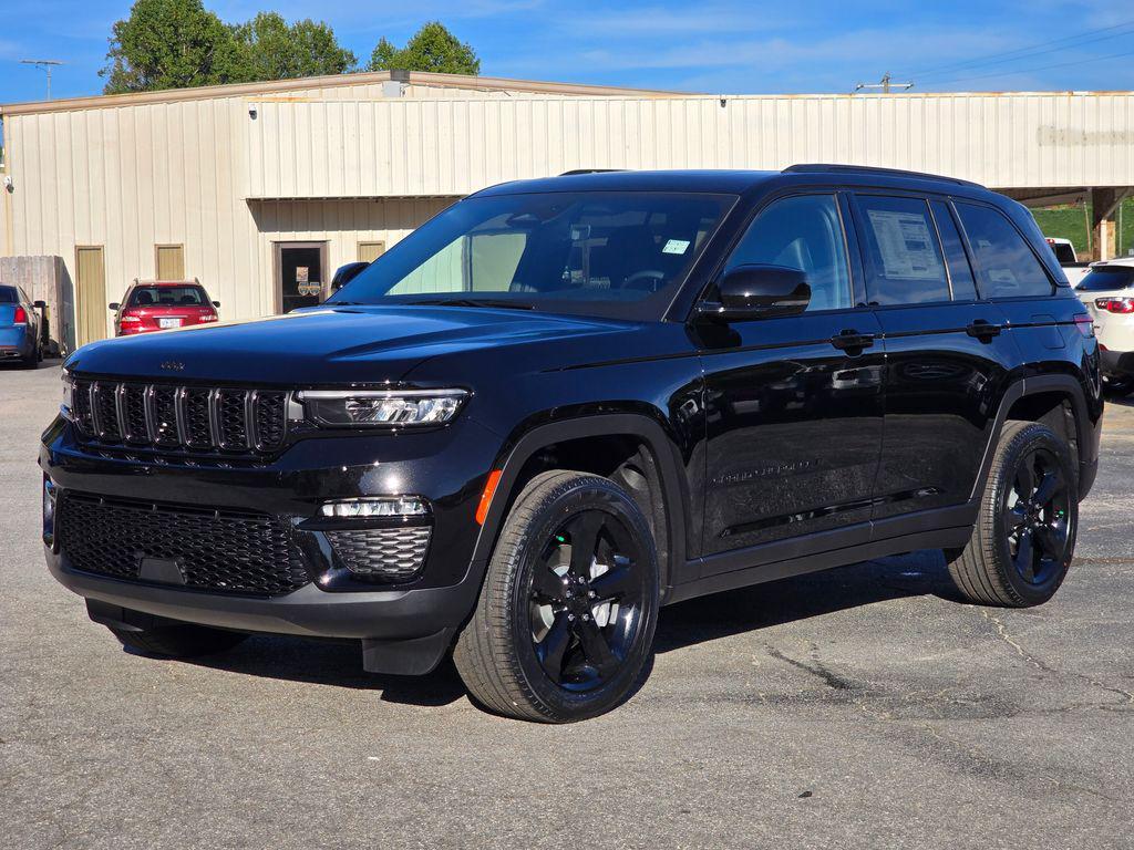 new 2025 Jeep Grand Cherokee car, priced at $44,989