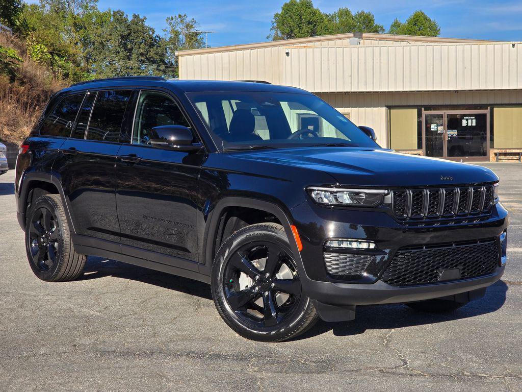 new 2025 Jeep Grand Cherokee car, priced at $44,989