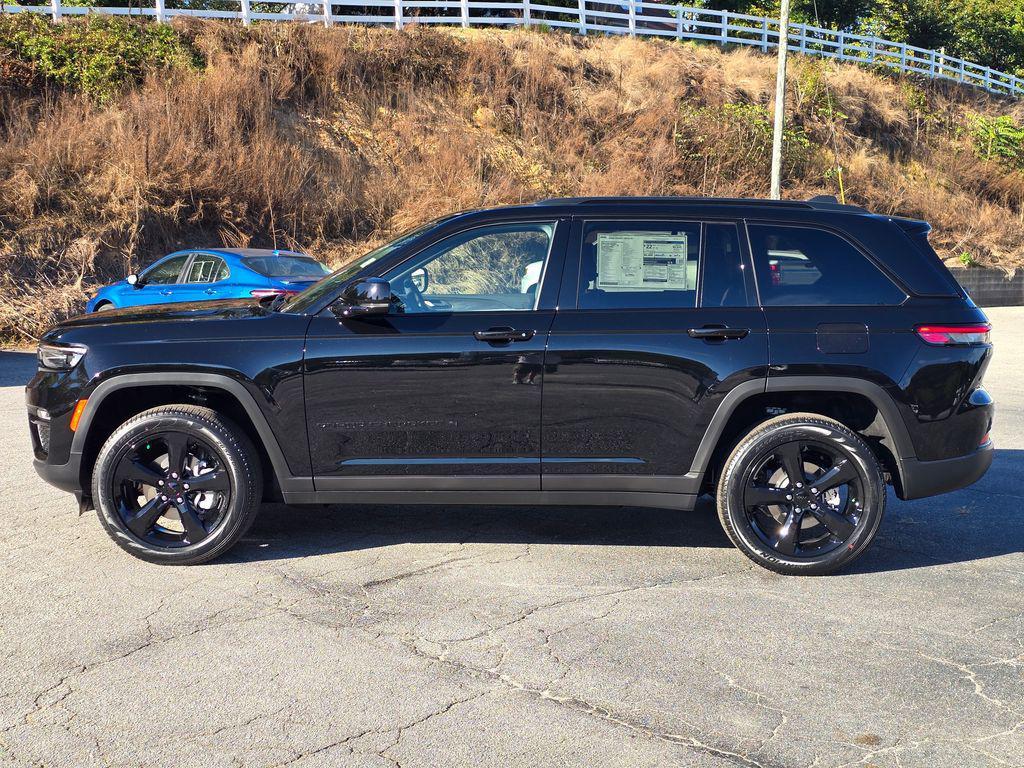 new 2025 Jeep Grand Cherokee car, priced at $44,989