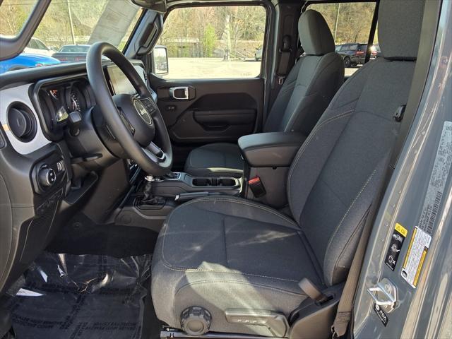 new 2025 Jeep Gladiator car, priced at $42,233
