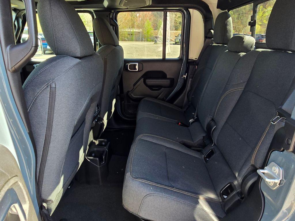 new 2025 Jeep Gladiator car, priced at $40,596