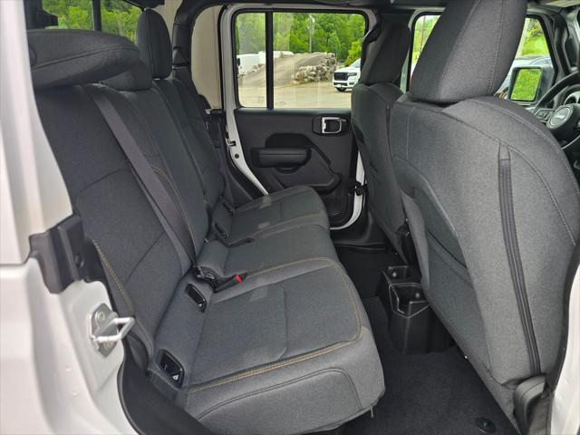 new 2025 Jeep Gladiator car, priced at $46,126