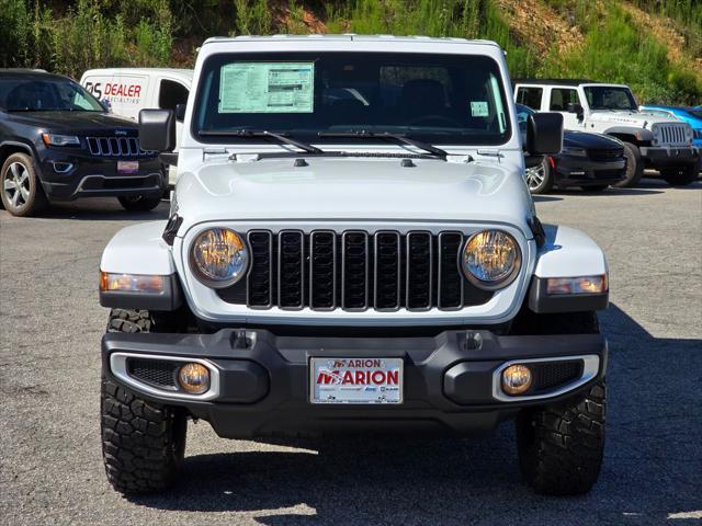 new 2025 Jeep Gladiator car, priced at $43,575