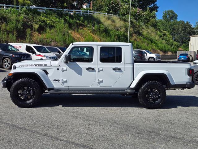 new 2025 Jeep Gladiator car, priced at $43,575