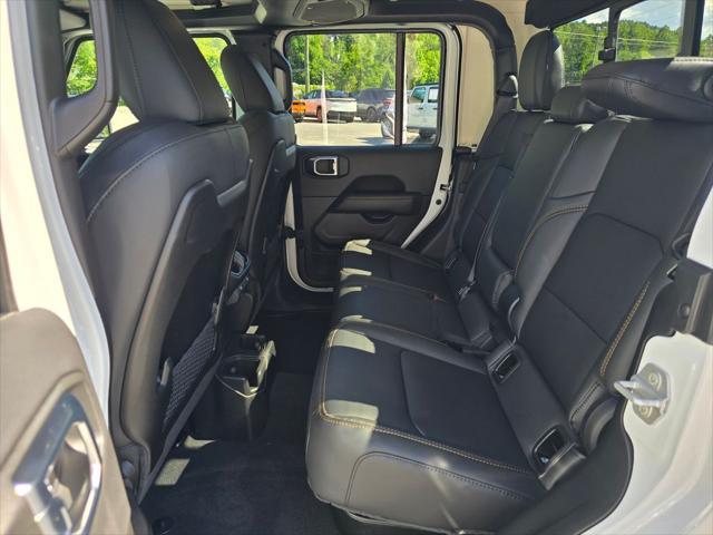 new 2025 Jeep Gladiator car, priced at $43,575
