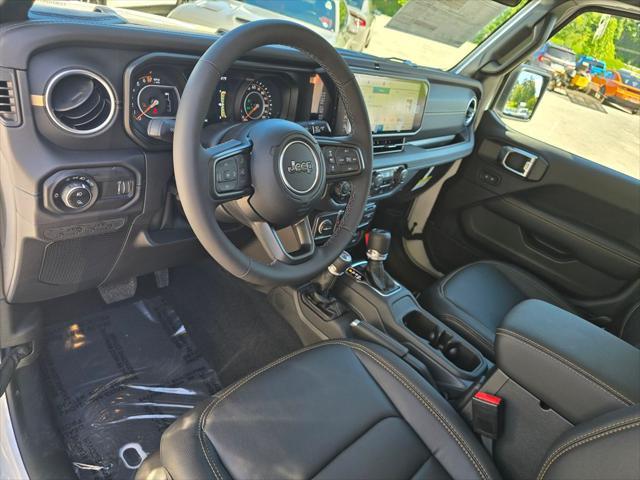 new 2025 Jeep Gladiator car, priced at $43,575