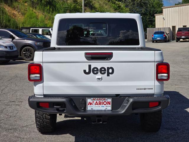new 2025 Jeep Gladiator car, priced at $43,575