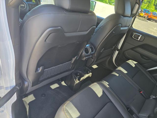 new 2025 Jeep Gladiator car, priced at $43,575