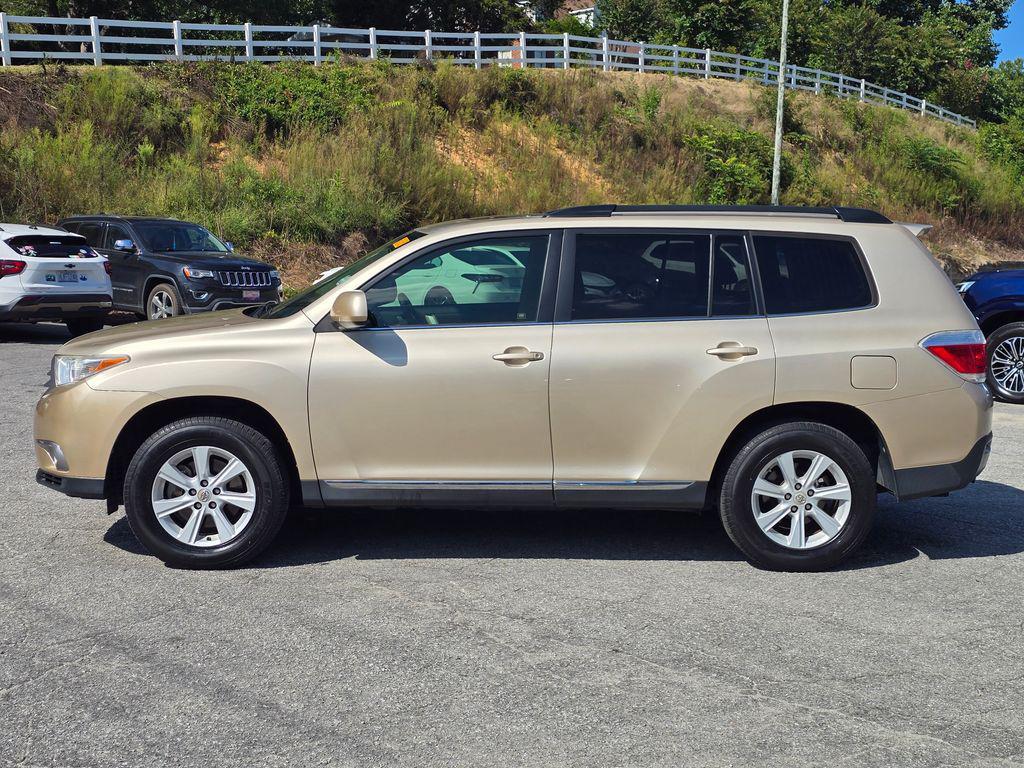 used 2013 Toyota Highlander car, priced at $16,500