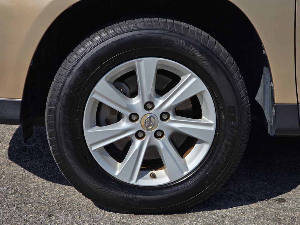 used 2013 Toyota Highlander car, priced at $16,500