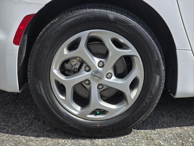 used 2023 Chrysler Pacifica car, priced at $27,481