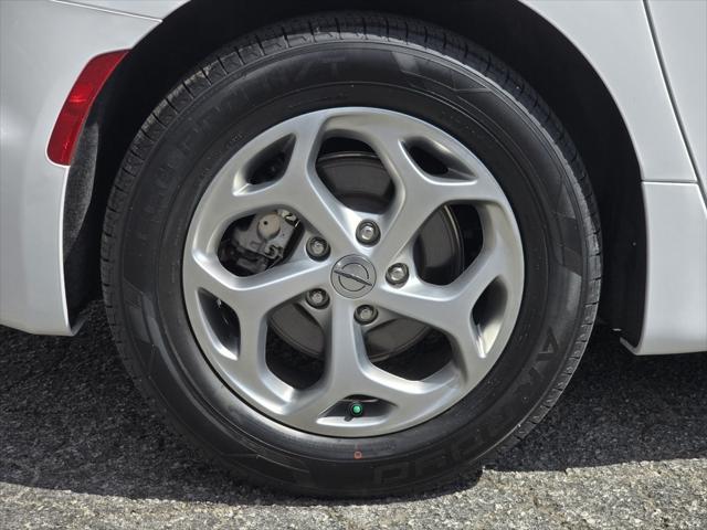 used 2023 Chrysler Pacifica car, priced at $27,481
