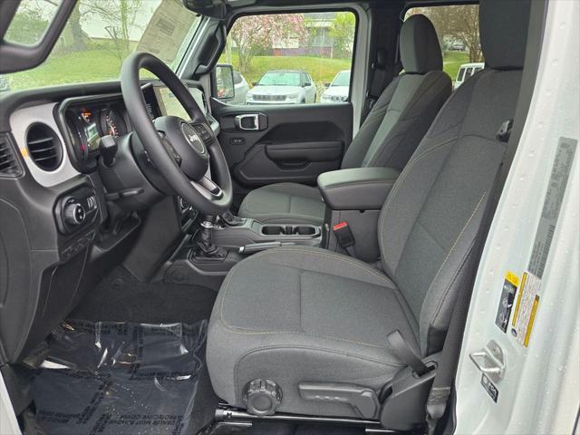 new 2025 Jeep Gladiator car, priced at $41,870