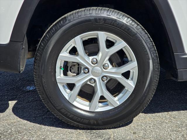 used 2023 Jeep Grand Cherokee car, priced at $30,373