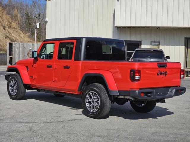 new 2024 Jeep Gladiator car, priced at $46,085