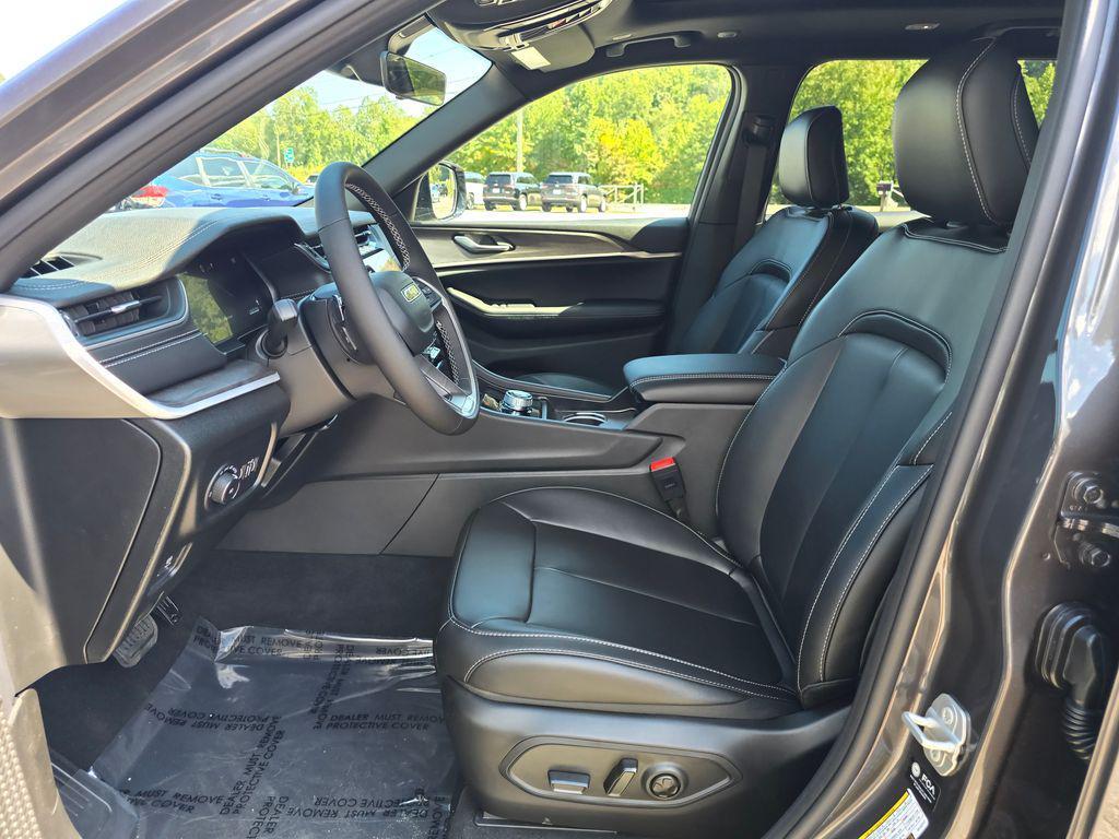 new 2025 Jeep Grand Cherokee L car, priced at $45,540