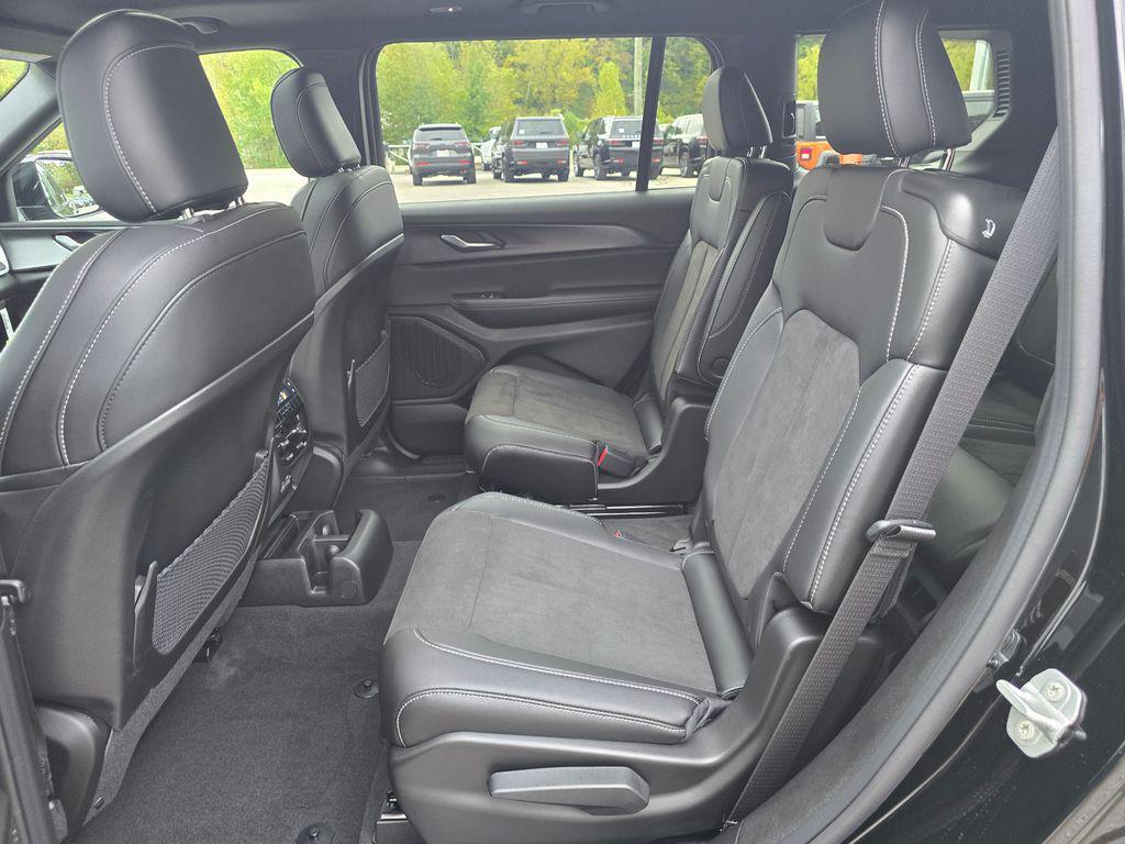 new 2025 Jeep Grand Cherokee L car, priced at $43,563