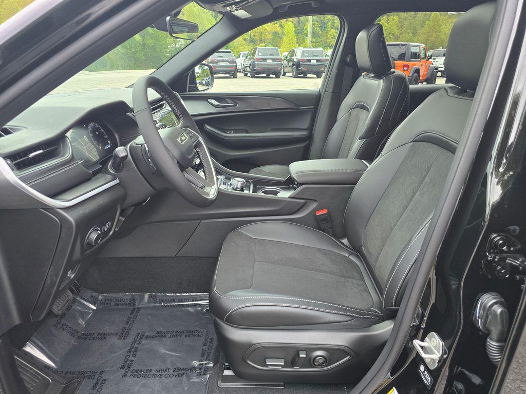 new 2025 Jeep Grand Cherokee L car, priced at $43,563