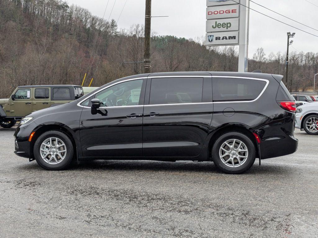 new 2025 Chrysler Pacifica car, priced at $35,996
