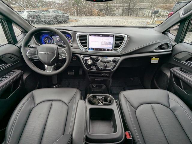 new 2025 Chrysler Pacifica car, priced at $40,907
