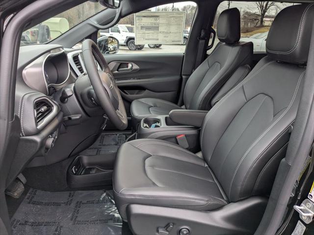 new 2025 Chrysler Pacifica car, priced at $40,907