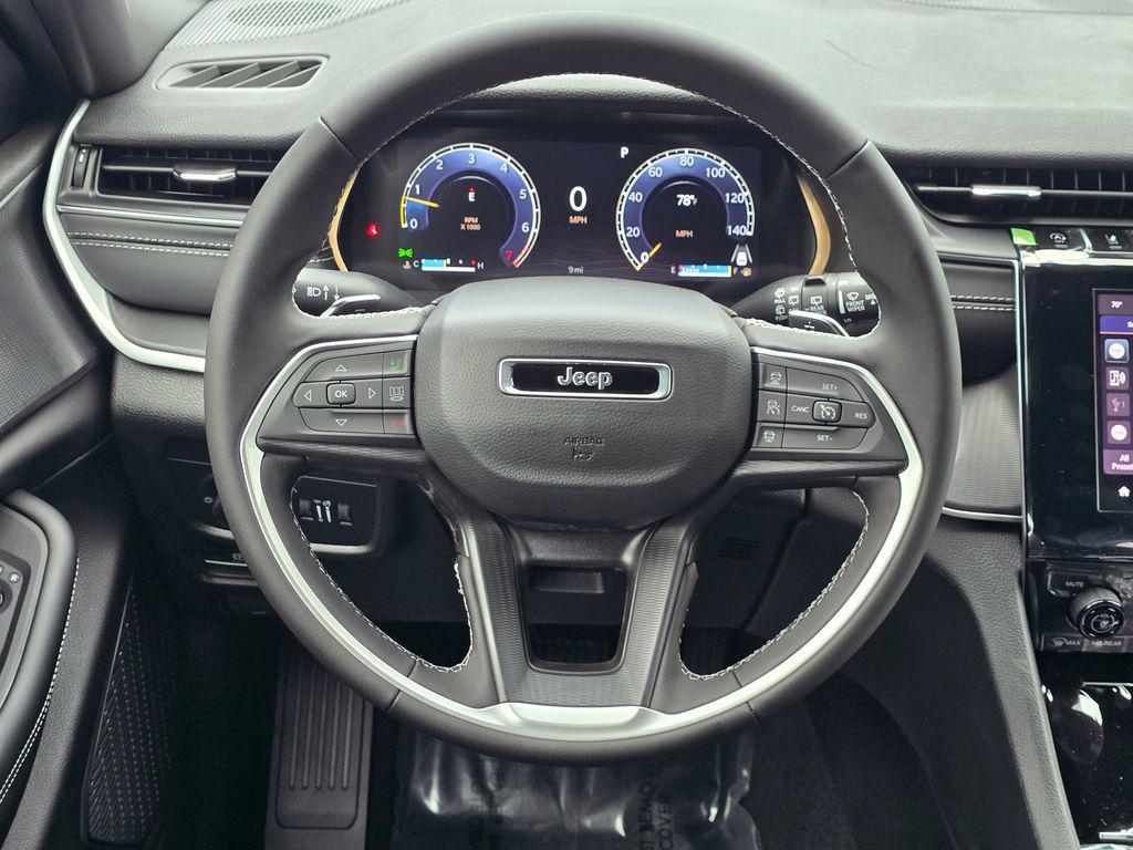new 2025 Jeep Grand Cherokee car, priced at $35,980