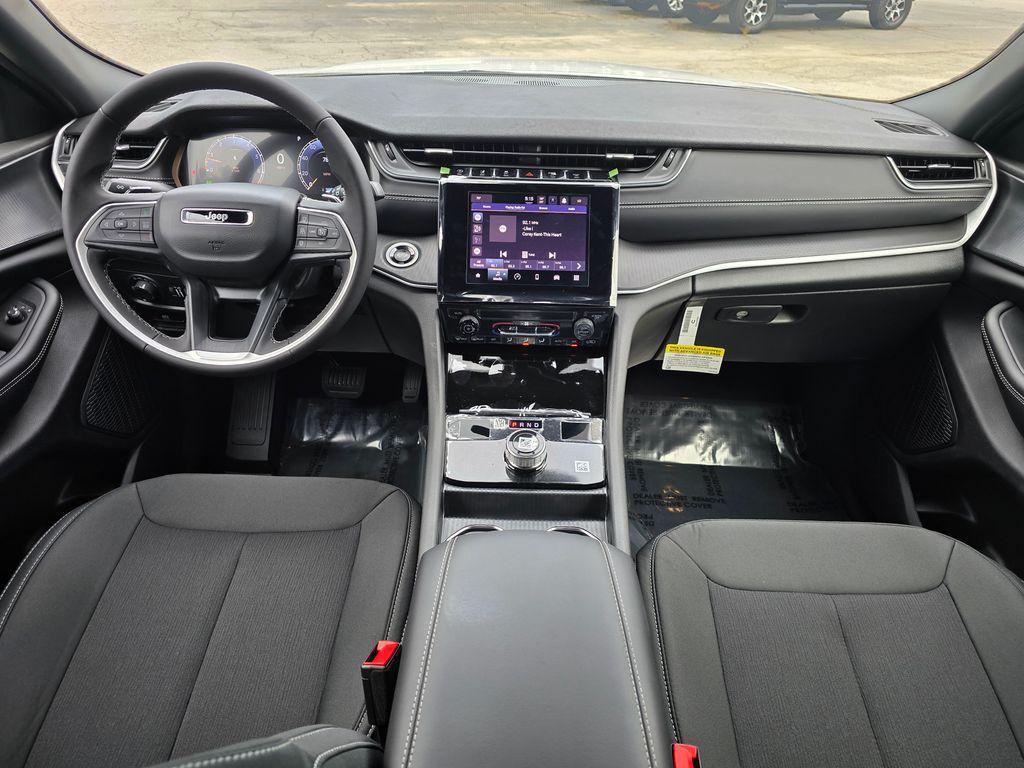 new 2025 Jeep Grand Cherokee car, priced at $35,980
