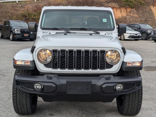 new 2025 Jeep Gladiator car, priced at $39,341