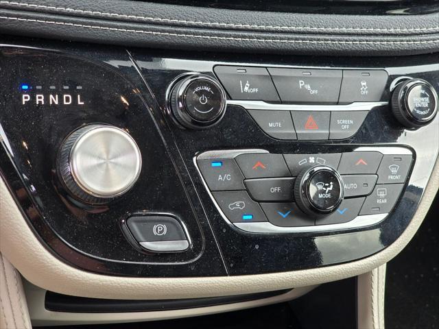 used 2023 Chrysler Pacifica Hybrid car, priced at $31,000