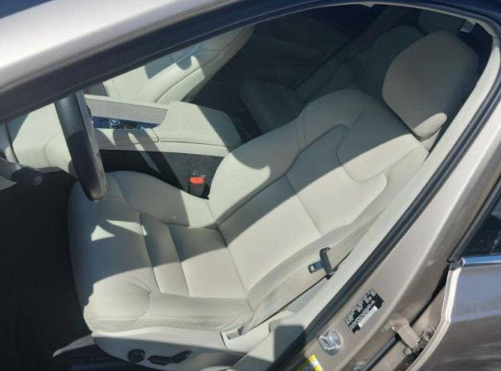 used 2024 Volvo XC90 car, priced at $38,984