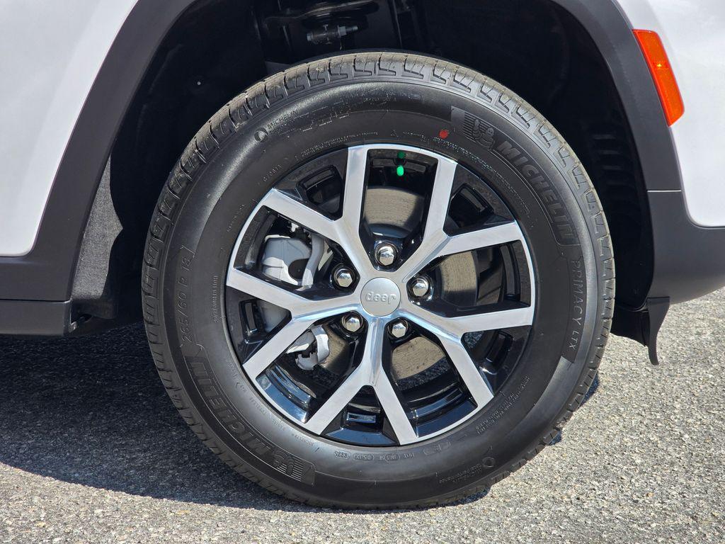 new 2025 Jeep Grand Cherokee car, priced at $39,834