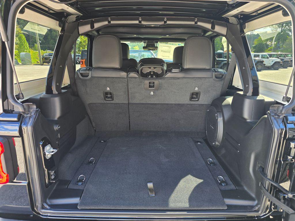 new 2025 Jeep Wrangler car, priced at $55,914