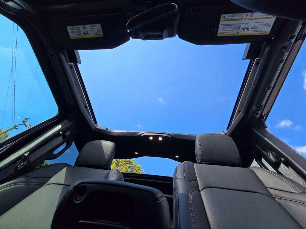 new 2025 Jeep Wrangler car, priced at $55,914