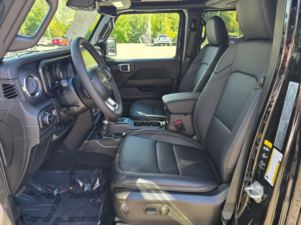 new 2025 Jeep Wrangler car, priced at $55,914