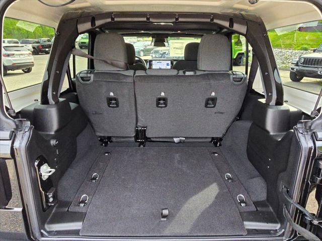 new 2025 Jeep Wrangler car, priced at $43,675