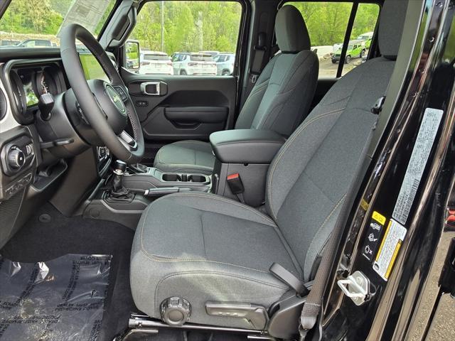 new 2025 Jeep Wrangler car, priced at $43,675