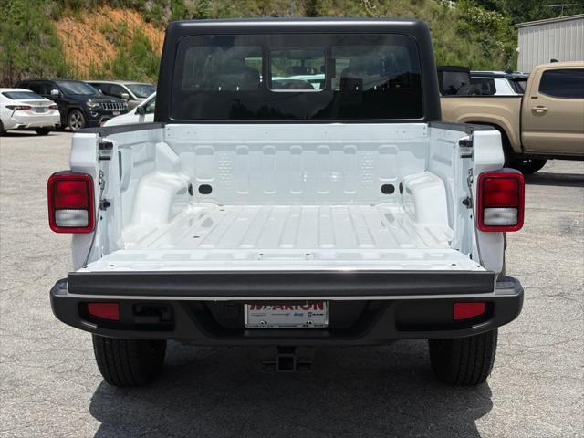 new 2025 Jeep Gladiator car, priced at $39,172