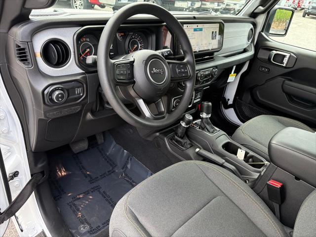 new 2025 Jeep Gladiator car, priced at $39,172