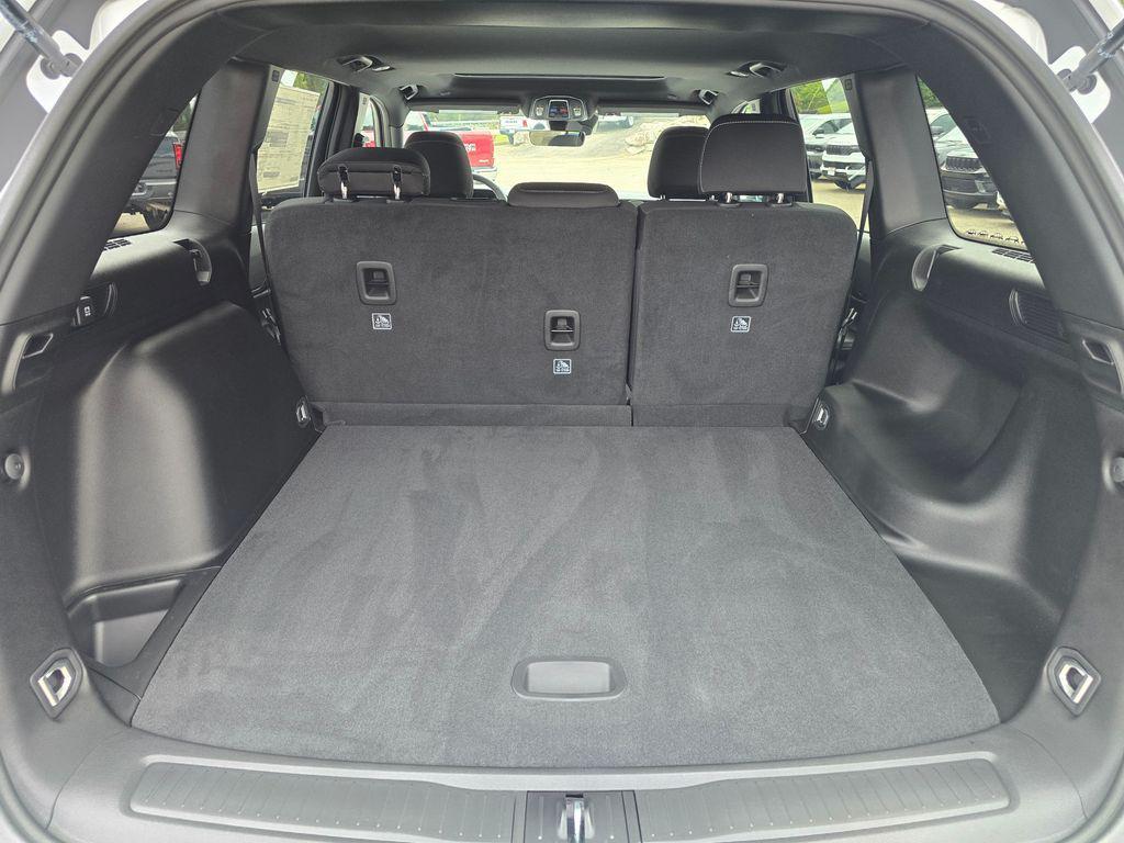 new 2025 Jeep Grand Cherokee car, priced at $36,998