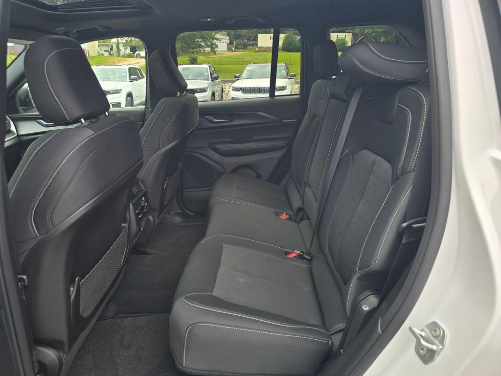 new 2025 Jeep Grand Cherokee car, priced at $36,998