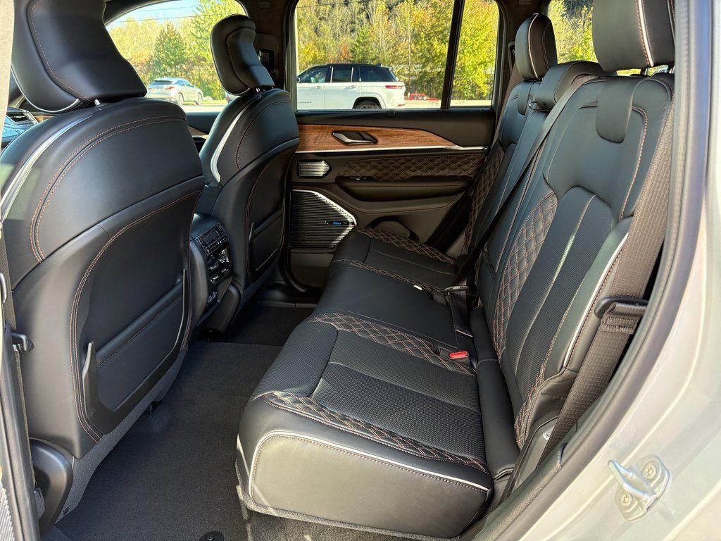 new 2025 Jeep Grand Cherokee car, priced at $59,428