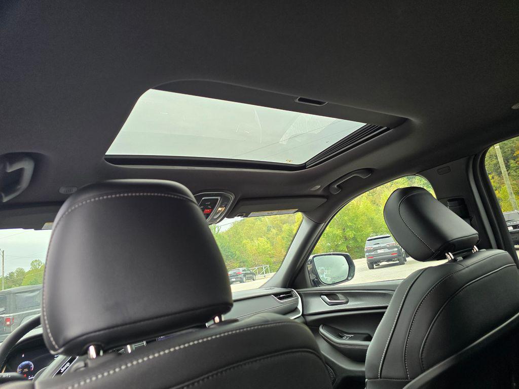 new 2025 Jeep Grand Cherokee L car, priced at $43,563