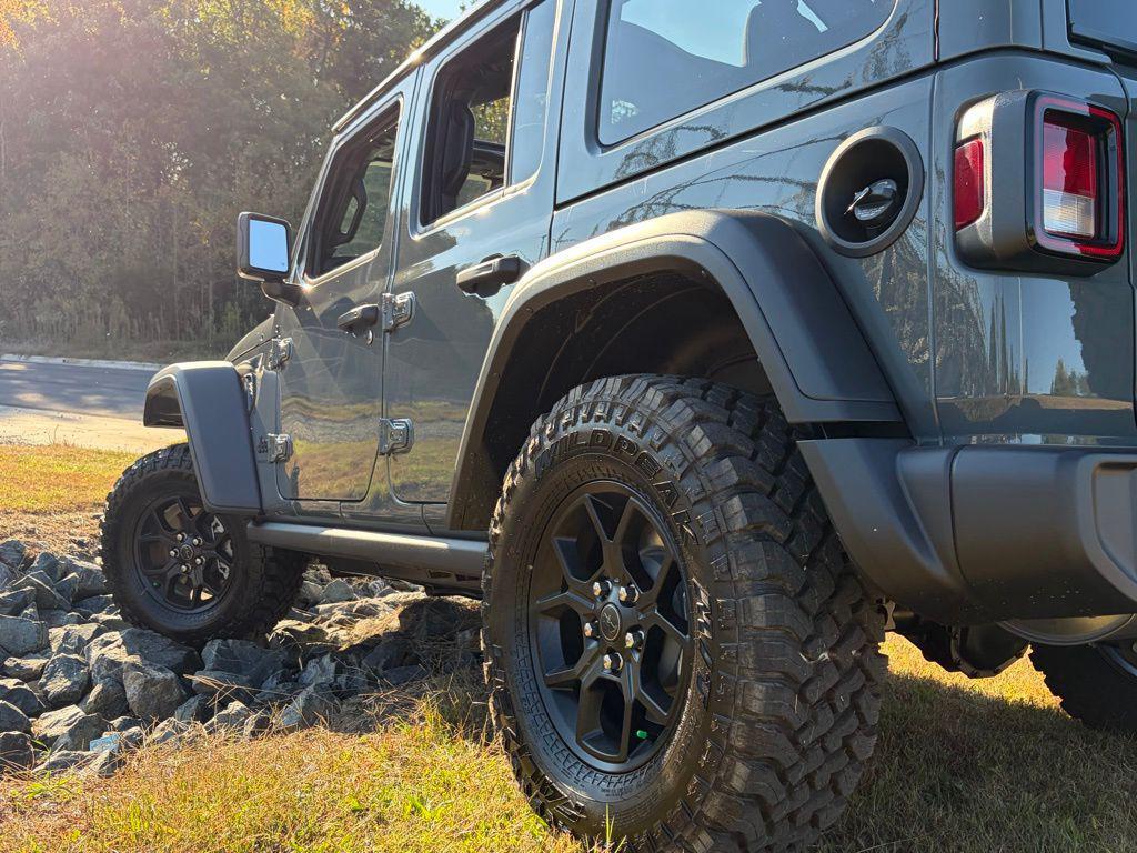 new 2025 Jeep Wrangler car, priced at $52,321