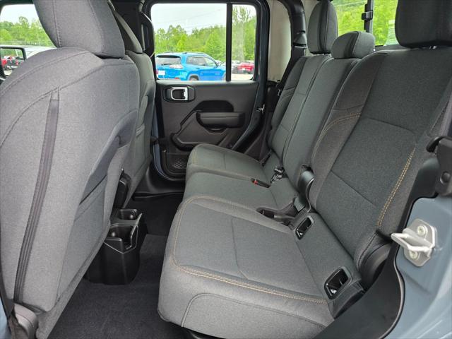 new 2025 Jeep Gladiator car, priced at $40,625