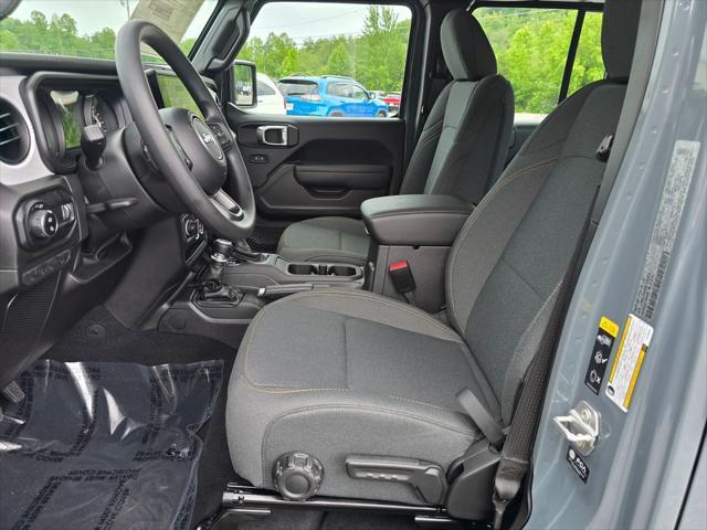 new 2025 Jeep Gladiator car, priced at $40,625