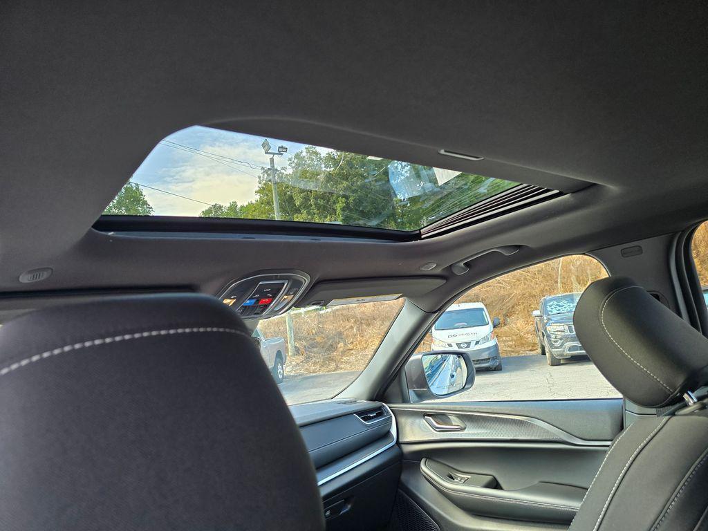 new 2025 Jeep Grand Cherokee car, priced at $39,243