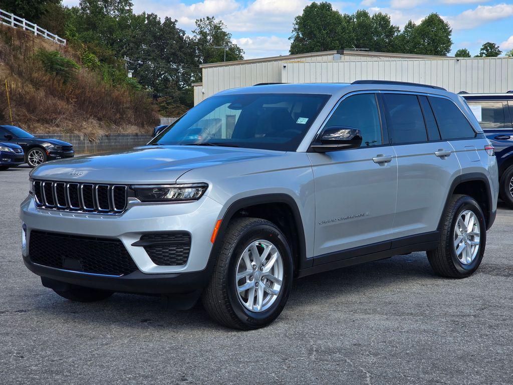 new 2025 Jeep Grand Cherokee car, priced at $39,243